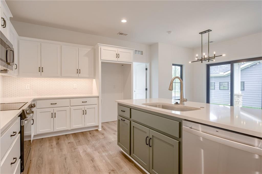 1852  Vintage Lane, Liberty, MO 64068 | MLS#2517764