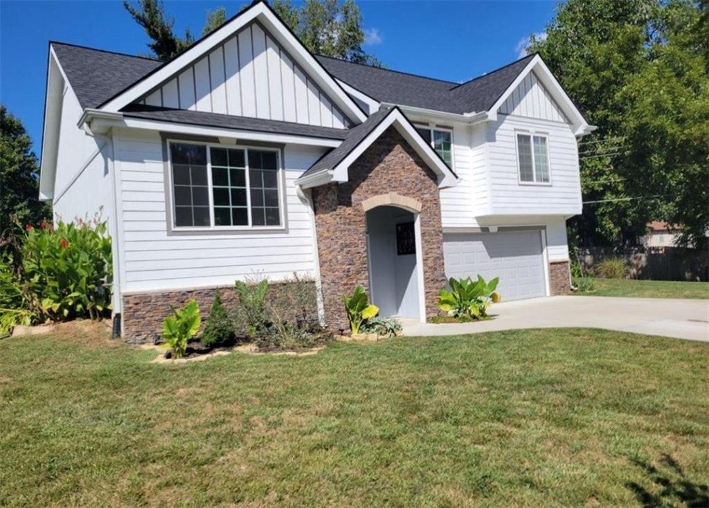 5716 NW Creekview Drive, Parkville, MO 64152 | MLS#2553726