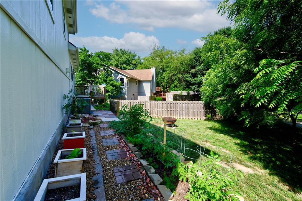 5716 NW Creekview Drive, Parkville, MO 64152 | MLS#2553726