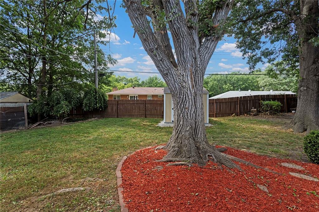 8606 NE Boone Street, Kansas City, MO 64155 | MLS#2558888