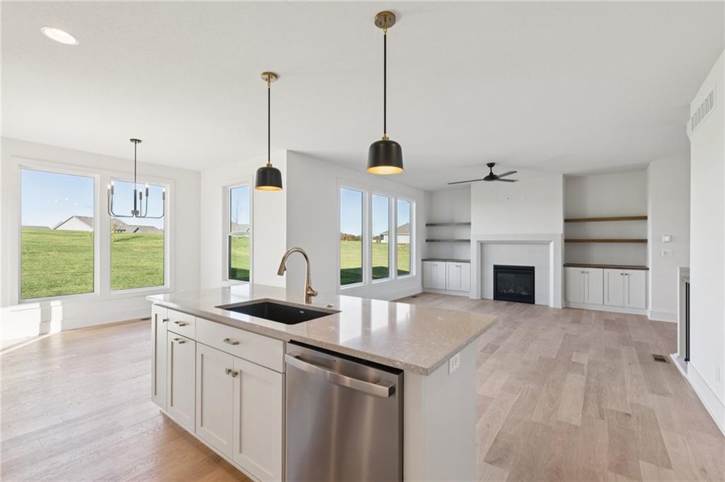 1916  Longview Drive, Liberty, MO 64068 | MLS#2563129