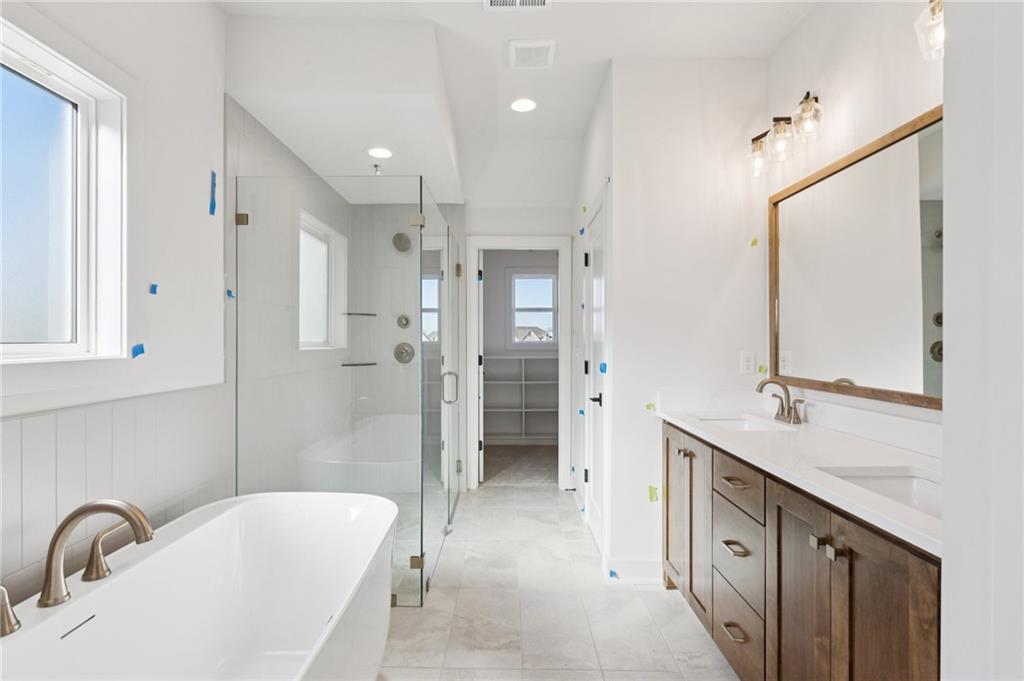 1916  Longview Drive, Liberty, MO 64068 | MLS#2563129