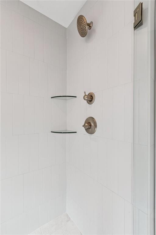 1916  Longview Drive, Liberty, MO 64068 | MLS#2563129