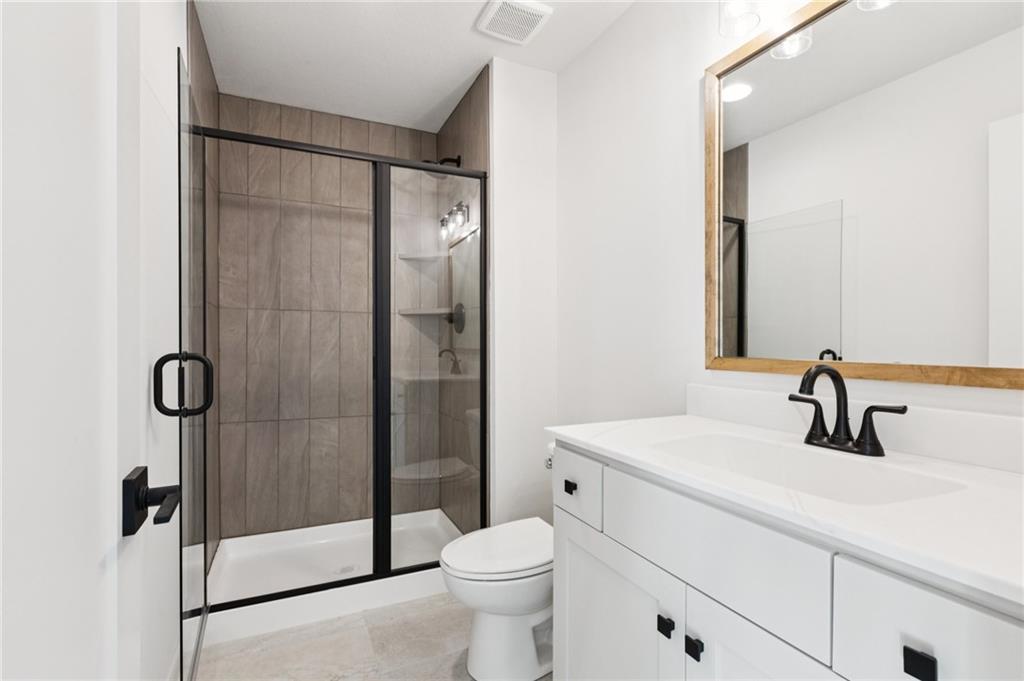 1916  Longview Drive, Liberty, MO 64068 | MLS#2563129