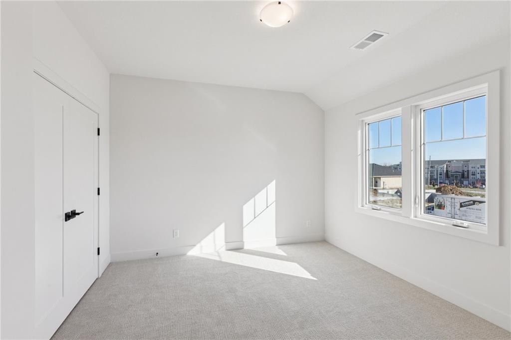 1916  Longview Drive, Liberty, MO 64068 | MLS#2563129