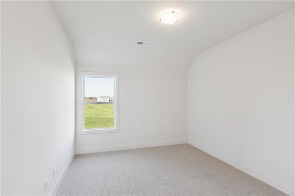 1916  Longview Drive, Liberty, MO 64068 | MLS#2563129