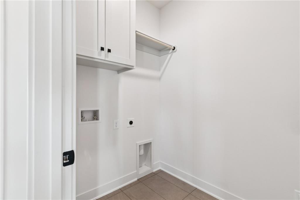 1916  Longview Drive, Liberty, MO 64068 | MLS#2563129