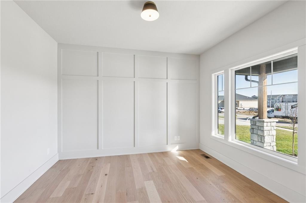 1916  Longview Drive, Liberty, MO 64068 | MLS#2563129