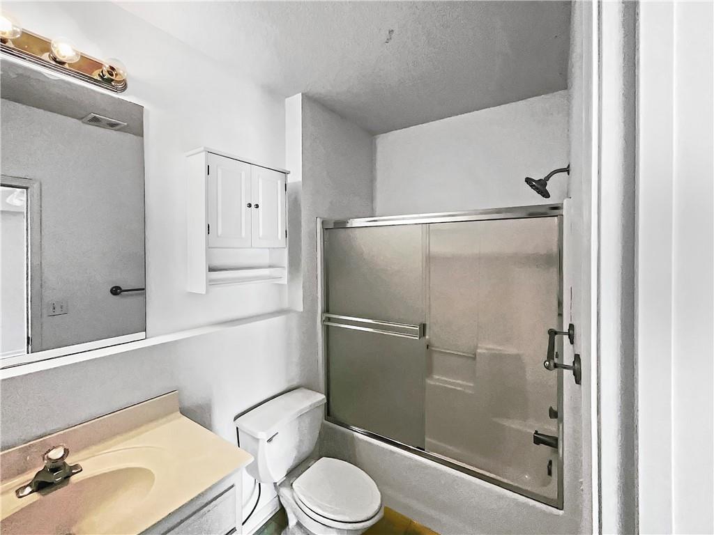 10105  River Hills Drive, Kansas City, MO 64152 | MLS#2564013