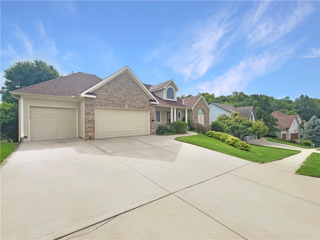 10105  River Hills Drive, Kansas City, MO 64152 | MLS#2564013