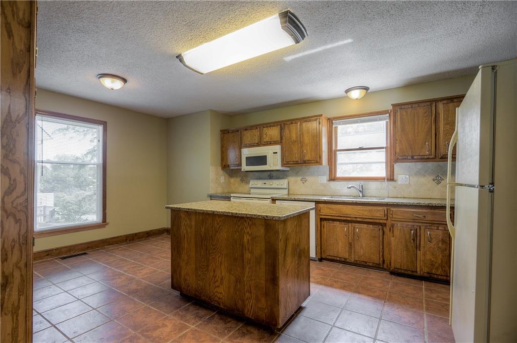 5835 N College Street, Gladstone, MO 64119 | MLS#2574097