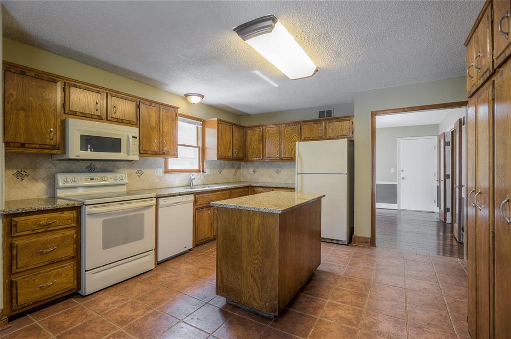 5835 N College Street, Gladstone, MO 64119 | MLS#2574097