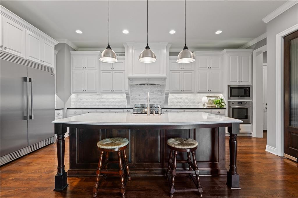 6325  Edgewater Drive, Parkville, MO 64152 | MLS#2574911