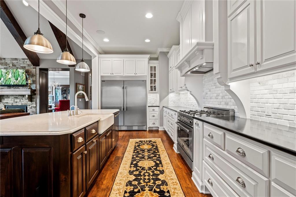 6325  Edgewater Drive, Parkville, MO 64152 | MLS#2574911