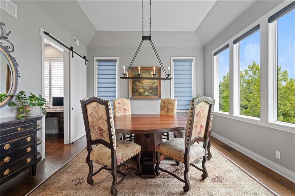 6325  Edgewater Drive, Parkville, MO 64152 | MLS#2574911