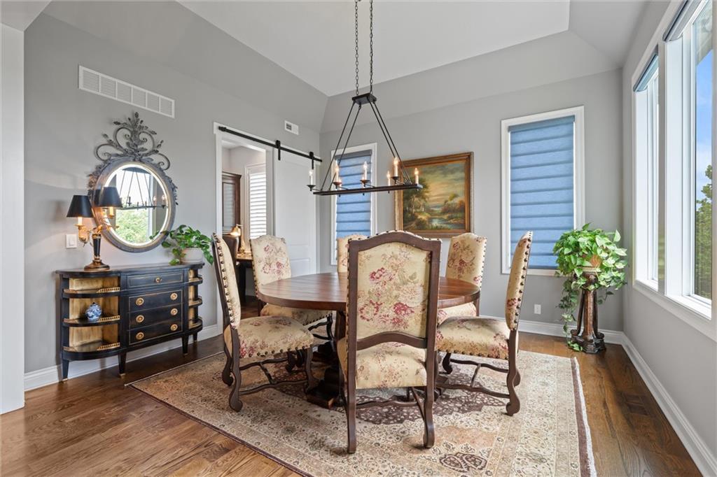 6325  Edgewater Drive, Parkville, MO 64152 | MLS#2574911