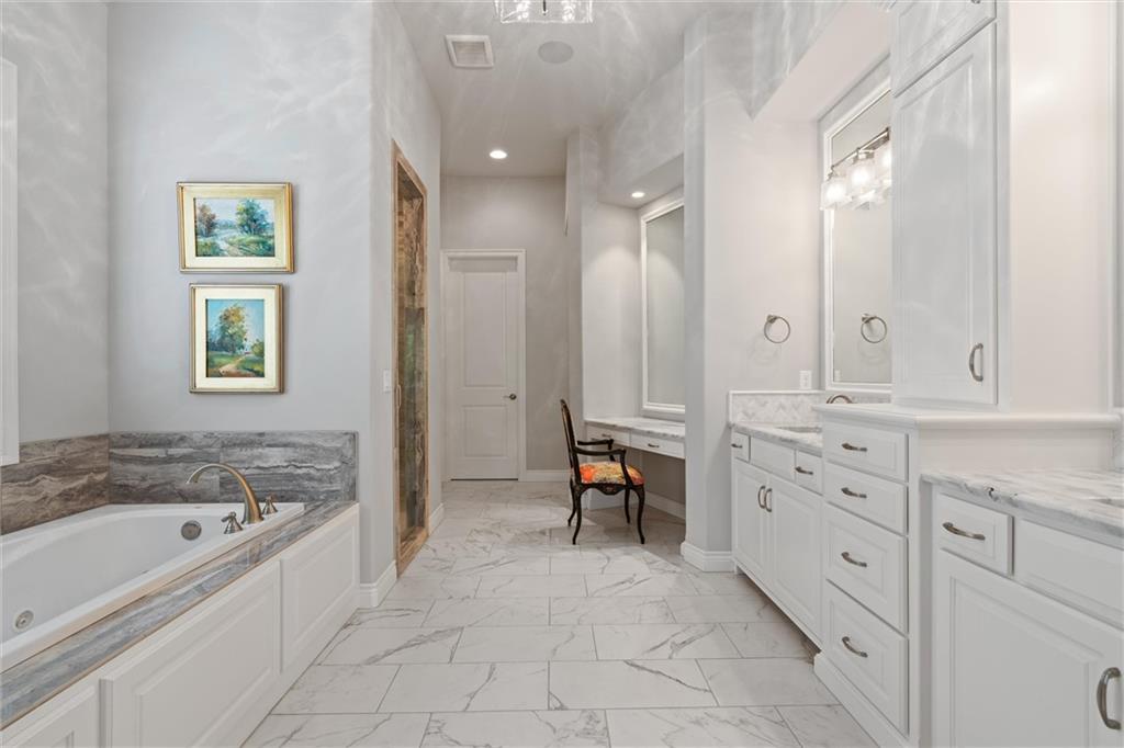 6325  Edgewater Drive, Parkville, MO 64152 | MLS#2574911