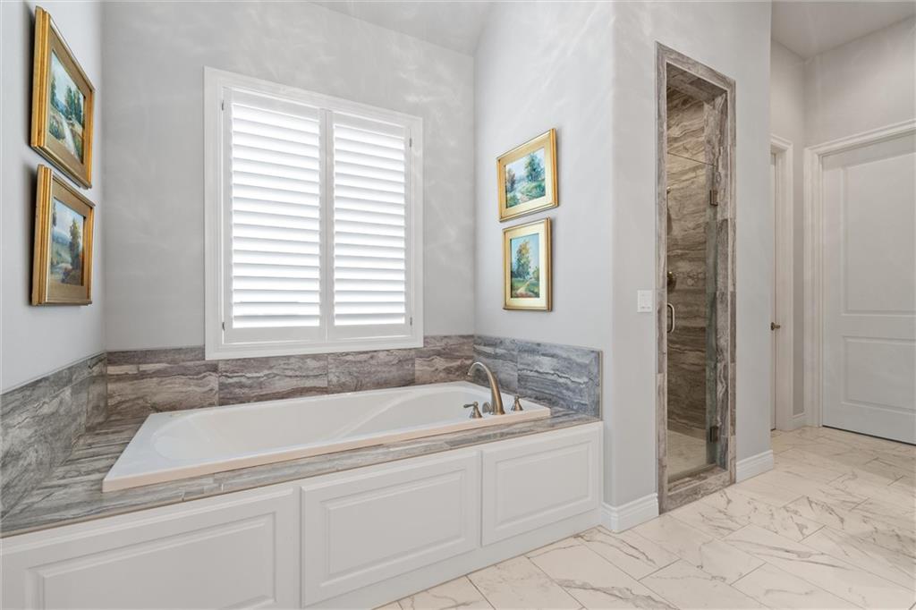 6325  Edgewater Drive, Parkville, MO 64152 | MLS#2574911