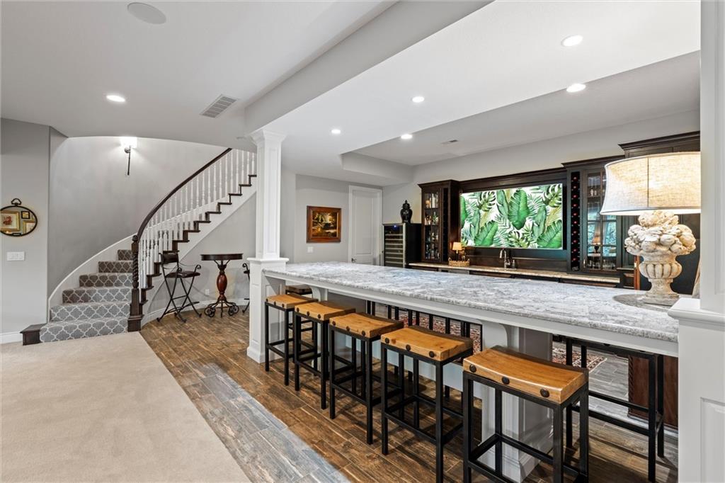 6325  Edgewater Drive, Parkville, MO 64152 | MLS#2574911