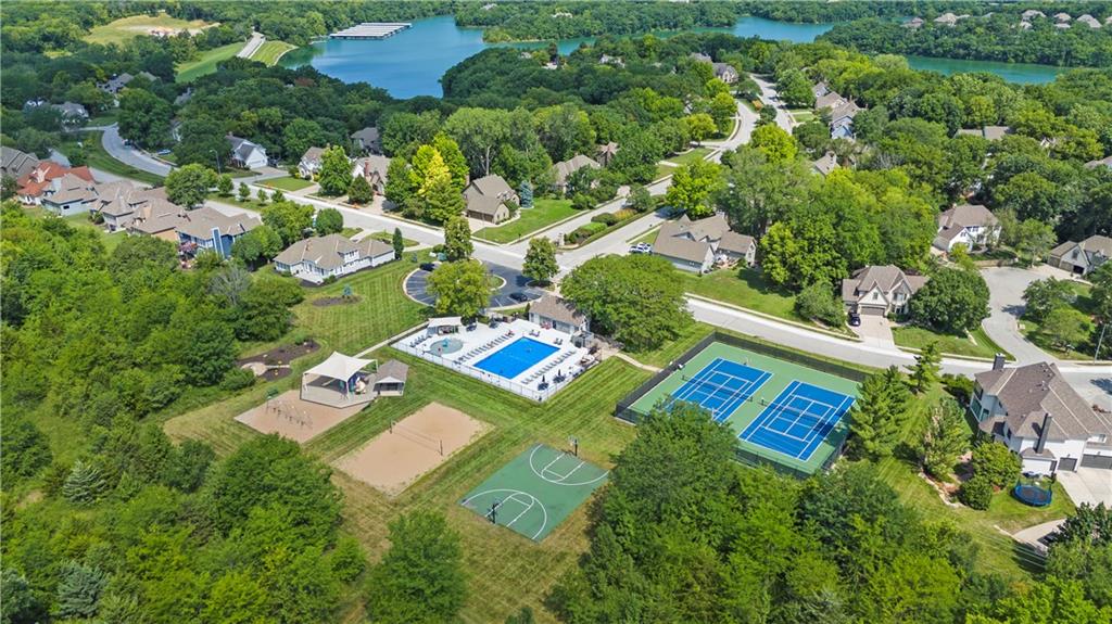 6325  Edgewater Drive, Parkville, MO 64152 | MLS#2574911