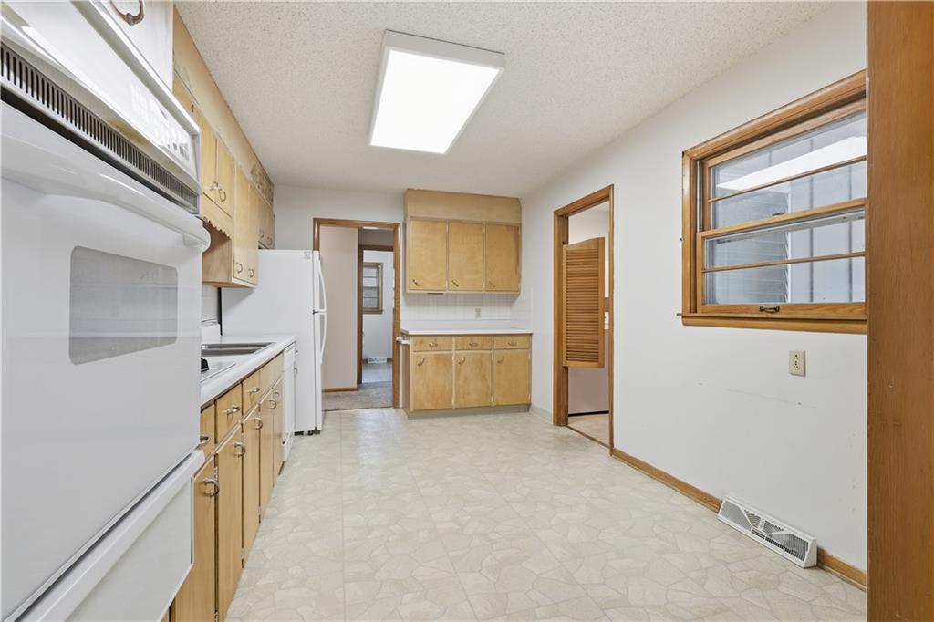 610 NW North Shore Drive, Lake Waukomis, MO 64151 | MLS#2575290