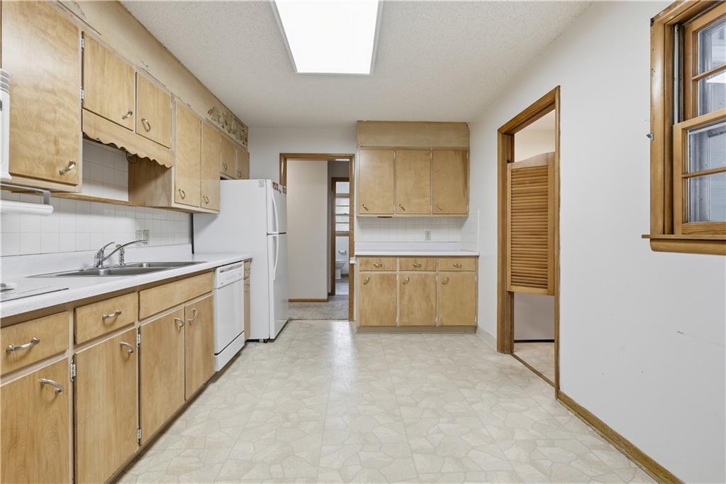 610 NW North Shore Drive, Lake Waukomis, MO 64151 | MLS#2575290