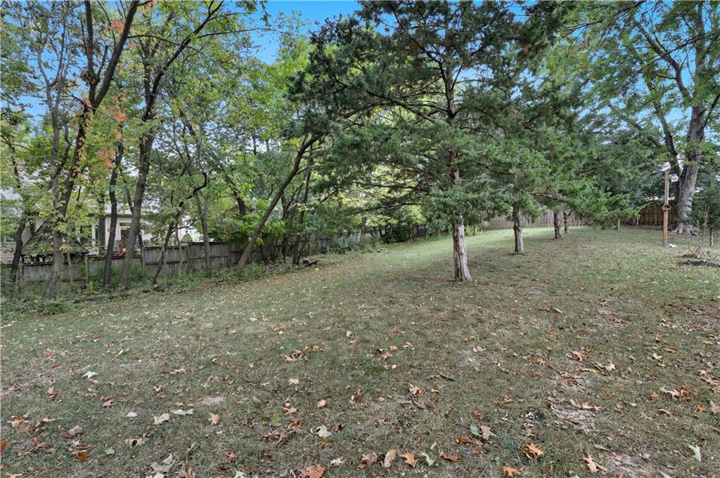 610 NW North Shore Drive, Lake Waukomis, MO 64151 | MLS#2575290