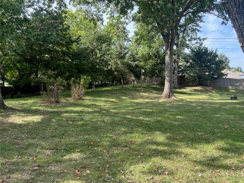 610 NW North Shore Drive, Lake Waukomis, MO 64151 | MLS#2575290