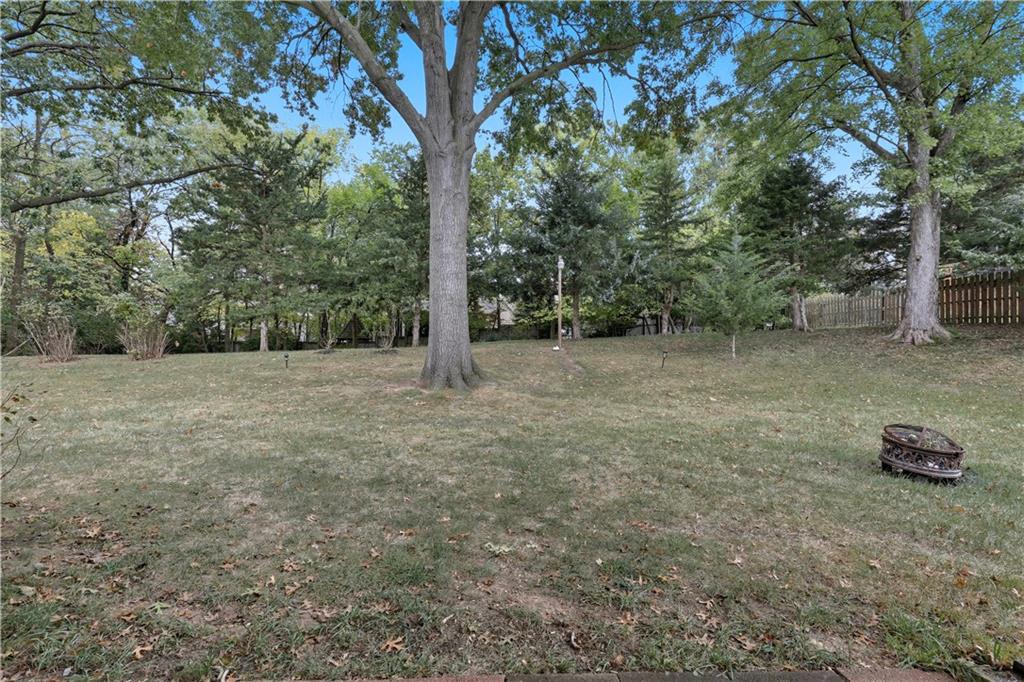 610 NW North Shore Drive, Lake Waukomis, MO 64151 | MLS#2575290