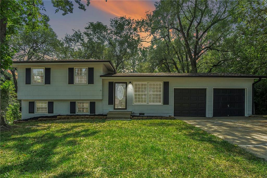 215  Grant Street, Liberty, MO 64068 | MLS#2578262