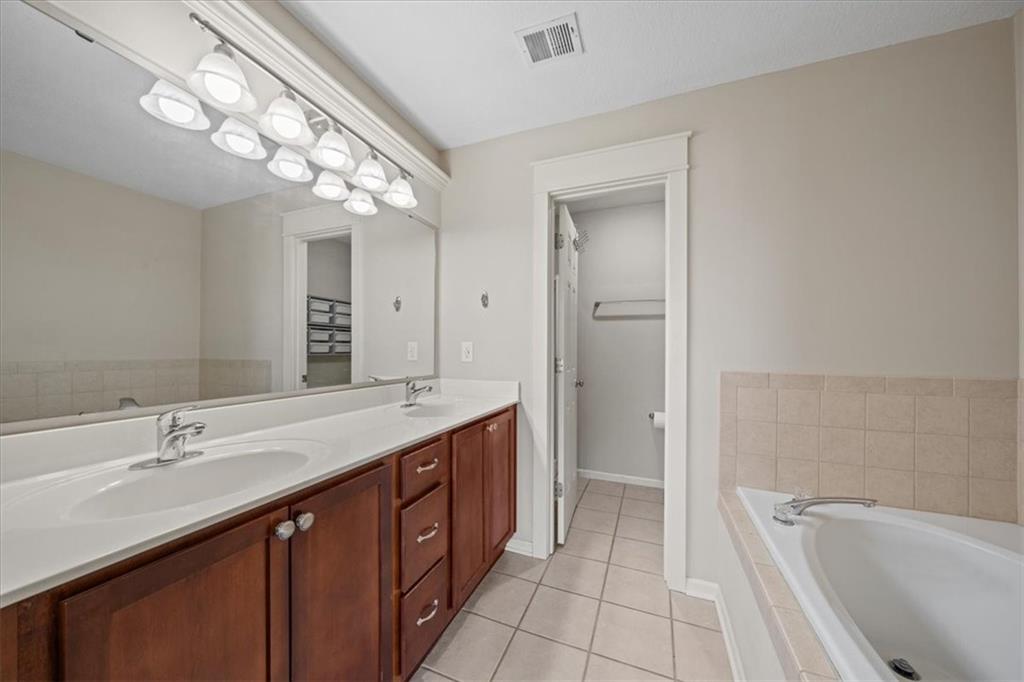 2911  Gentry Park Parkway, Kansas City, MO 64116 | MLS#2578529