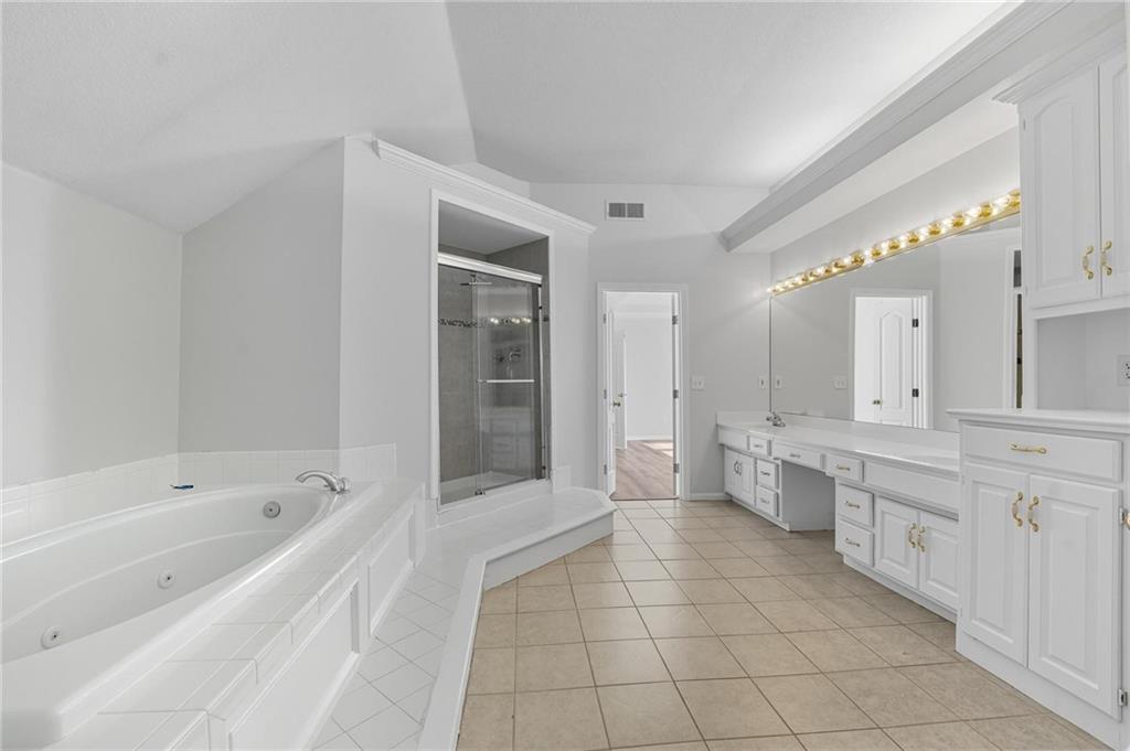 5829  Manor Lane, Parkville, MO 64152 | MLS#2579044