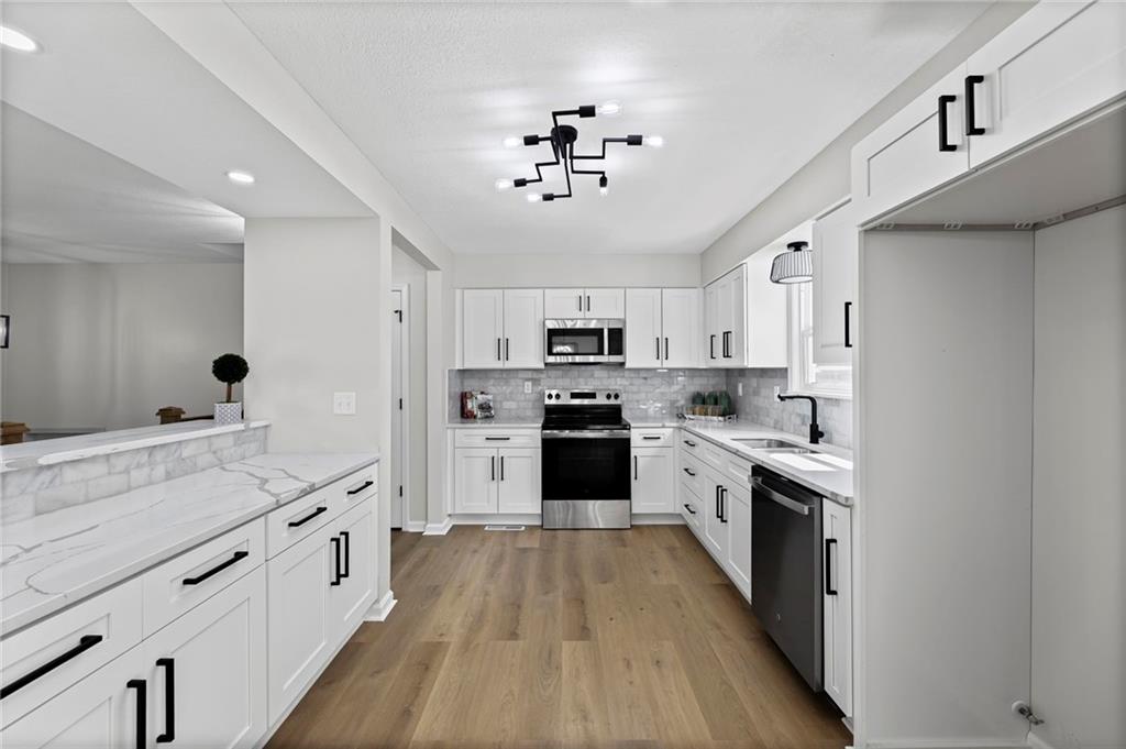 11005  Walnut Creek Drive, Kansas City, MO 64152 | MLS#2579254