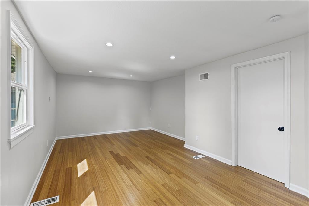 11005  Walnut Creek Drive, Kansas City, MO 64152 | MLS#2579254