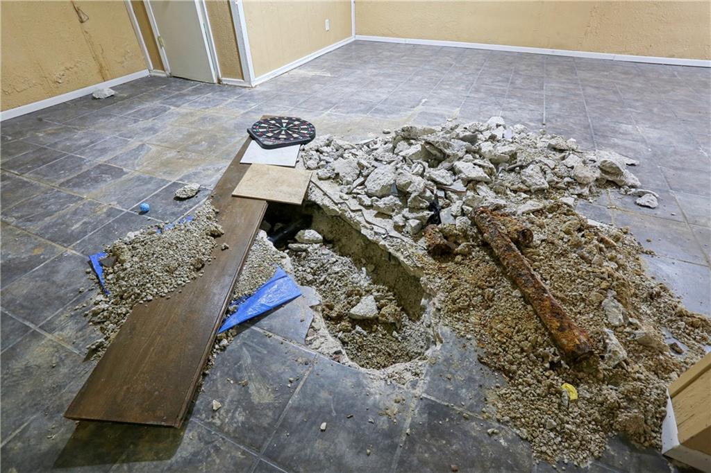 8148 NW Twin Oaks Drive, Kansas City, MO 64151 | MLS#2589873