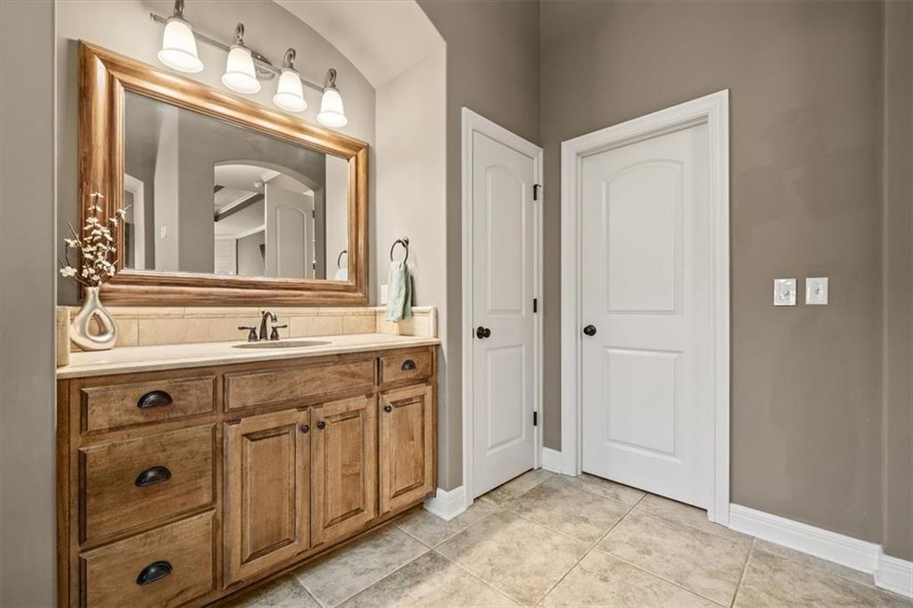 8050 N Caldwell Avenue, Parkville, MO 64152 | MLS#2591634