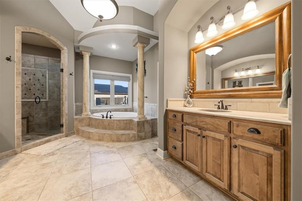 8050 N Caldwell Avenue, Parkville, MO 64152 | MLS#2591634