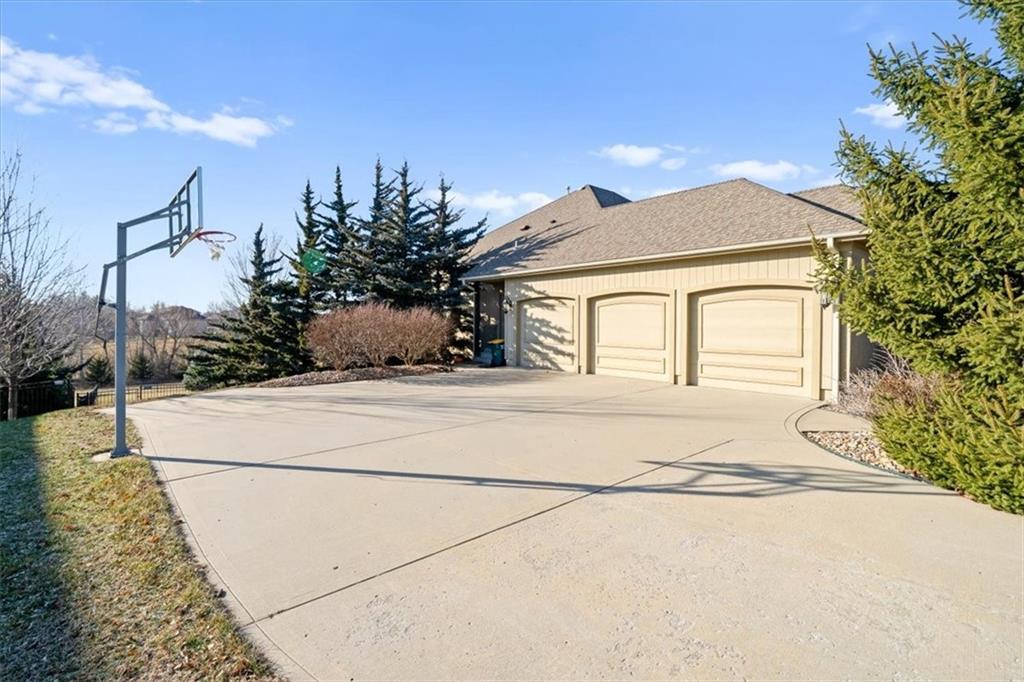 8050 N Caldwell Avenue, Parkville, MO 64152 | MLS#2591634